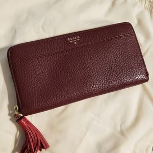 Fossil Tara Clutch-Cabernet